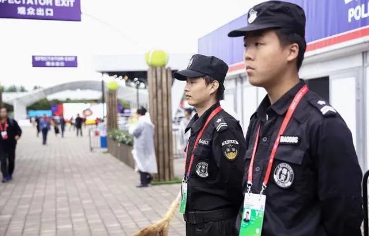 江西00后小伙做保安，吃住不花錢，每月能存4000，網(wǎng)友：活得通透