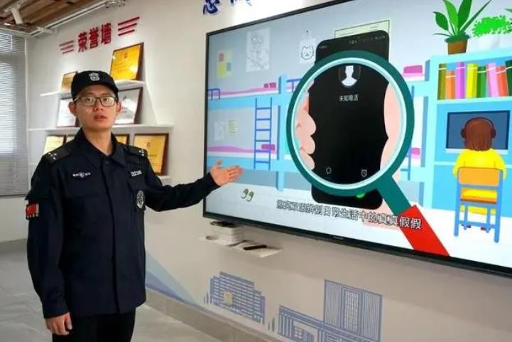 無比溫暖！巡邏保安勇救兩名墜湖兒童