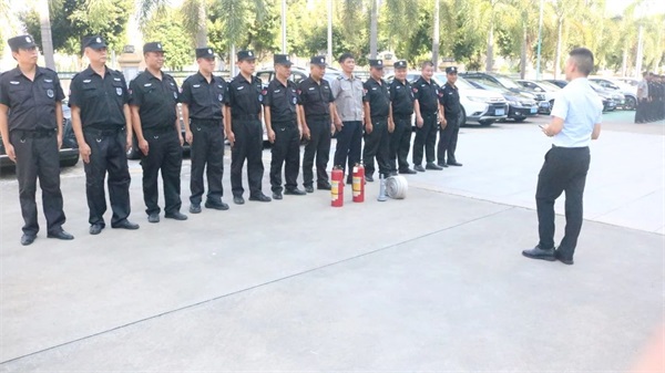 保安人員開展節(jié)后消防安全培訓(xùn)第一課