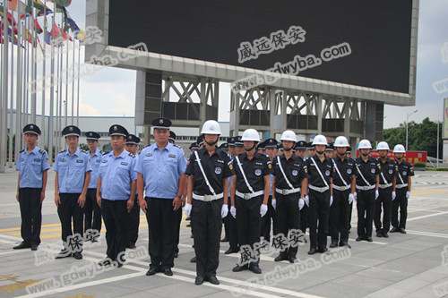 卡車運54萬硬幣到銀行存款，東莞石排保安服務(wù)公司威遠(yuǎn)小編也驚呆