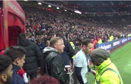 這很尷尬！曼聯(lián)安保拒絕傳奇球星入場(chǎng)