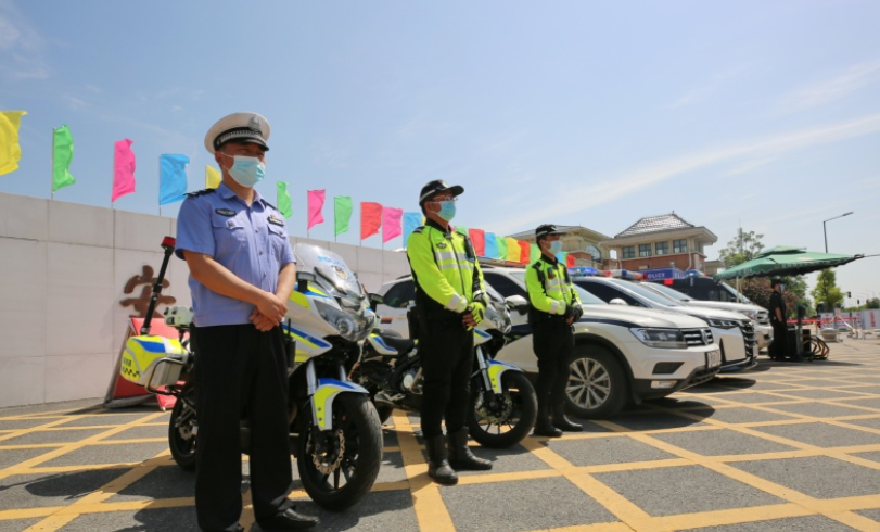 輕傷不下火線，民警連續(xù)8年堅(jiān)守高考安保工作崗