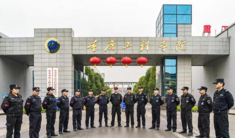 保安隊(duì)長鐘守印：我們是校園防疫的最前線