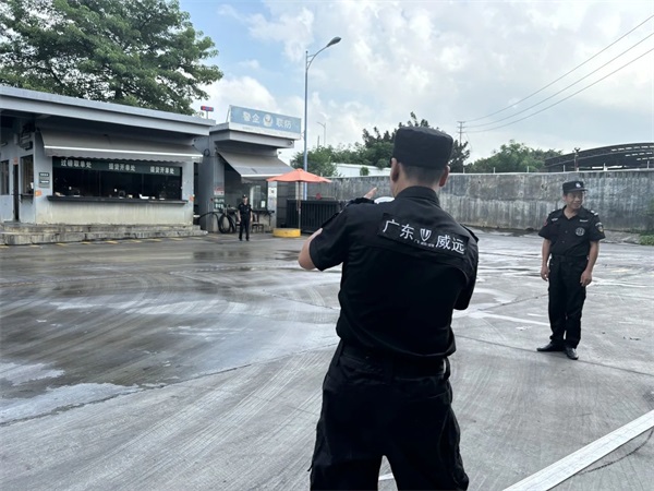 小區(qū)保安“縮水”！社區(qū)回應(yīng)業(yè)主擔(dān)憂